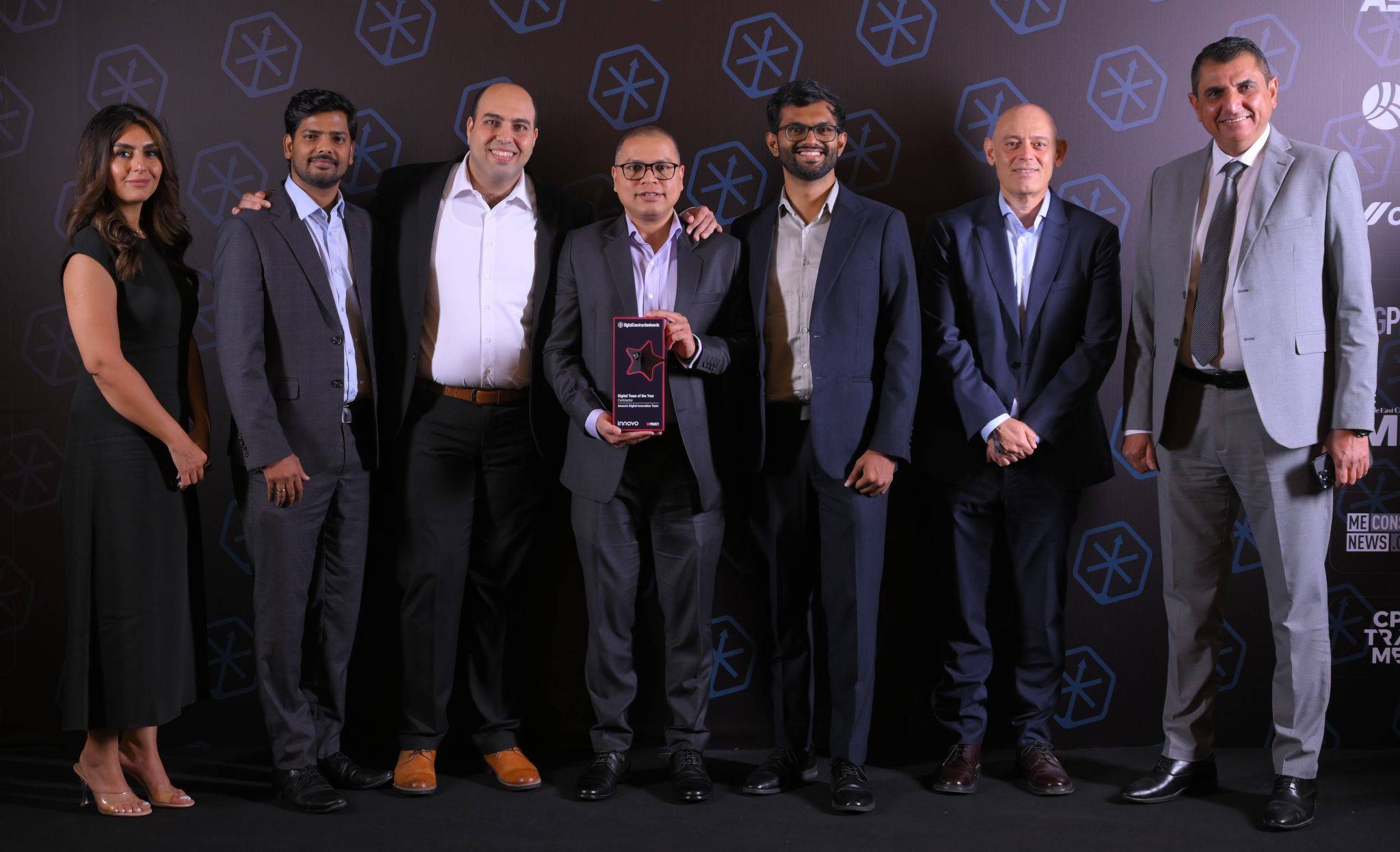 Innovo Team with Digital Contractor of the Year Award